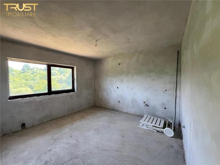 Casa semifinisata V. Ghinzii teren 18 arii