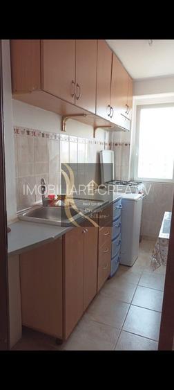 Apartament 2 camere , decomandat în Titan, sec.3 - 3