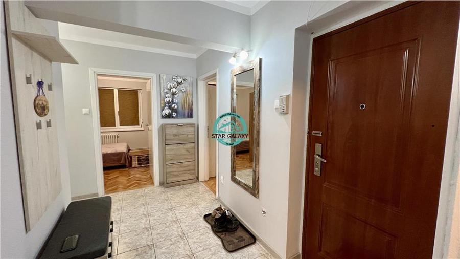 Inchiriez apartament cu 4 camere, complet mobilat zona Ultracentrala