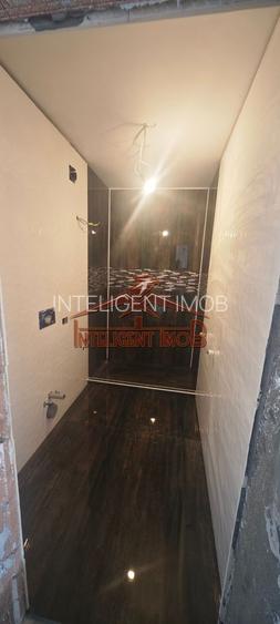 Apartament la CHEIE cu 3 camere pe Calea Cisnadiei