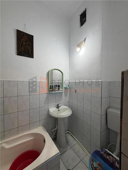 Apartament 2 camere cf 1 decomandat zona Brosteni