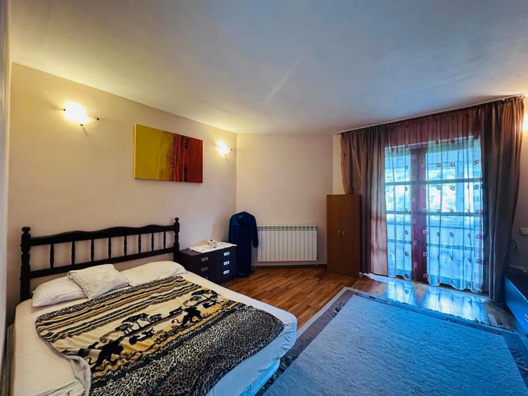 Casă de vânzare – 6 camere – Str. Dărmănești, Piatra Neamț