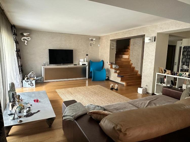 Proprietar, vila individuala, cartier inchis, renovata 2018, >300mp construiti