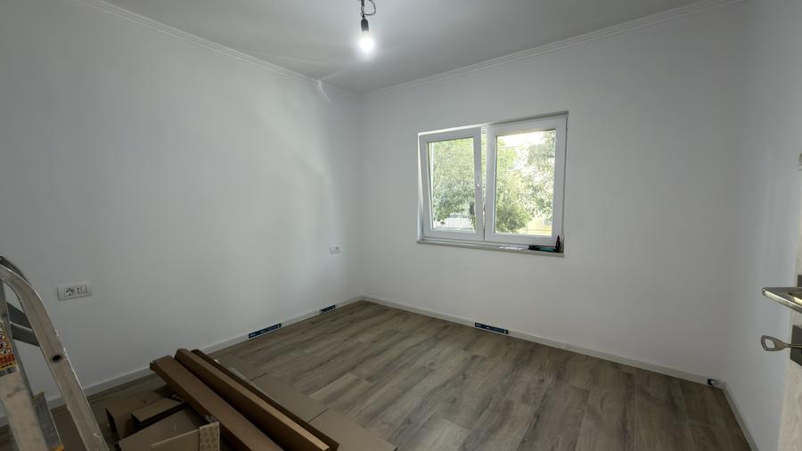 Apartament 3 camere, 2 bai, etaj 1 decomandat, 65 mp utili - Dambovita