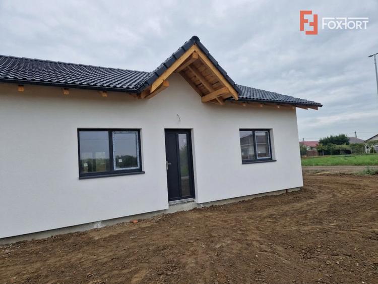 Duplex de vanzare cu 3 camere, zona Bucovat