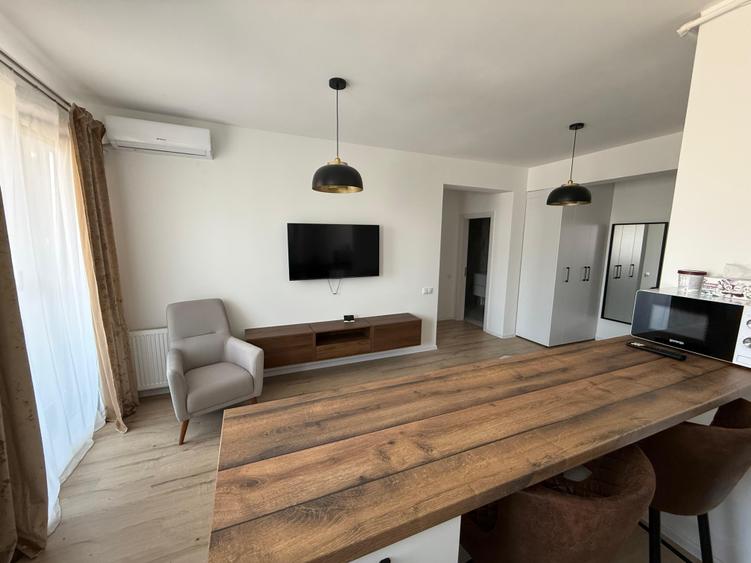 Apartament cu 2 camere, Prima inchiriere