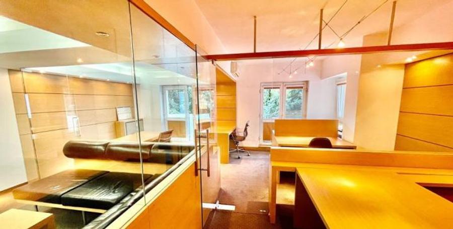 Spatiu Birouri de lux 5 camere zona Unirii 2 bai 4x balcoane