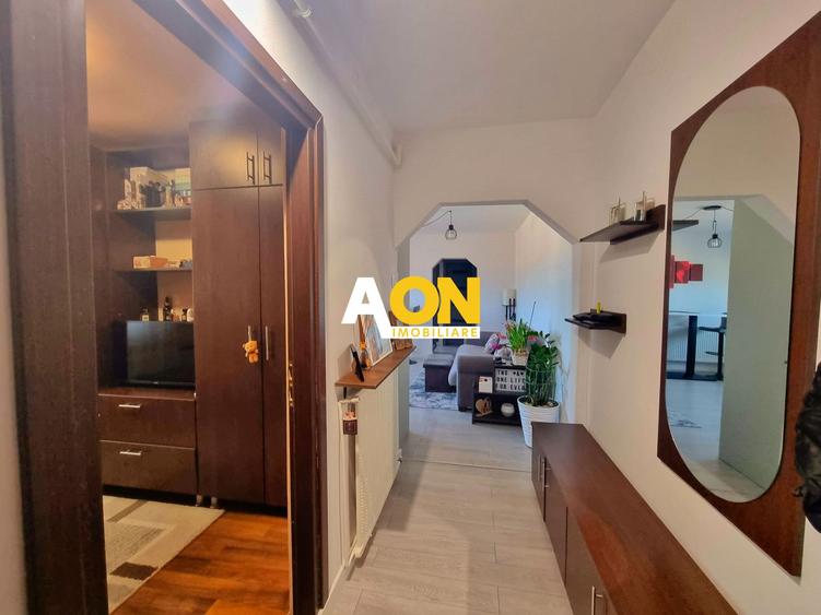 Apartament cu 2 camere reconfigurat, 52 mp utili, zona Cetate