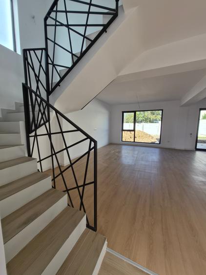 Vila Individuala 5 camere, dormitor parter LA CHEIE!