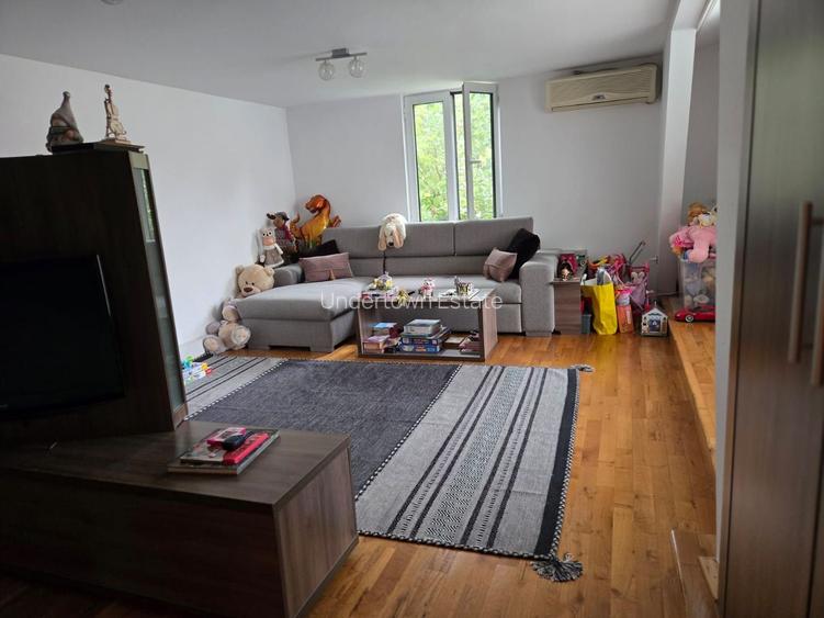 Casă Renovată cu Grădină | 227 mp | 3 Terase | 3 Dormitoare | Milcov - 32