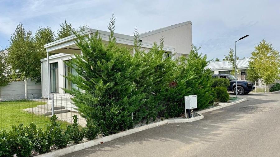 Proprietar inchiriez casa noua 4 camere Parter, 500mp, Corbeanca, toate utilitat