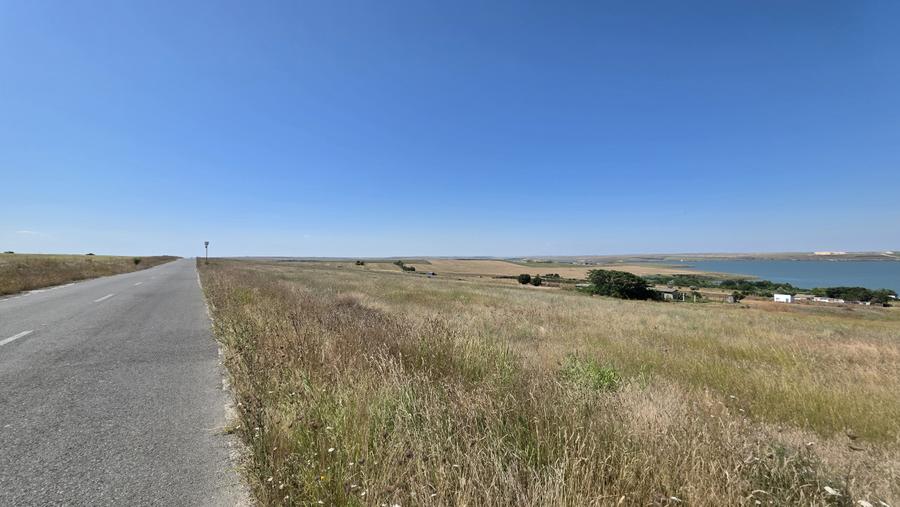 Teren extravilan Navodari, cu vedere la lacul Tasaul, 12 euro/mp