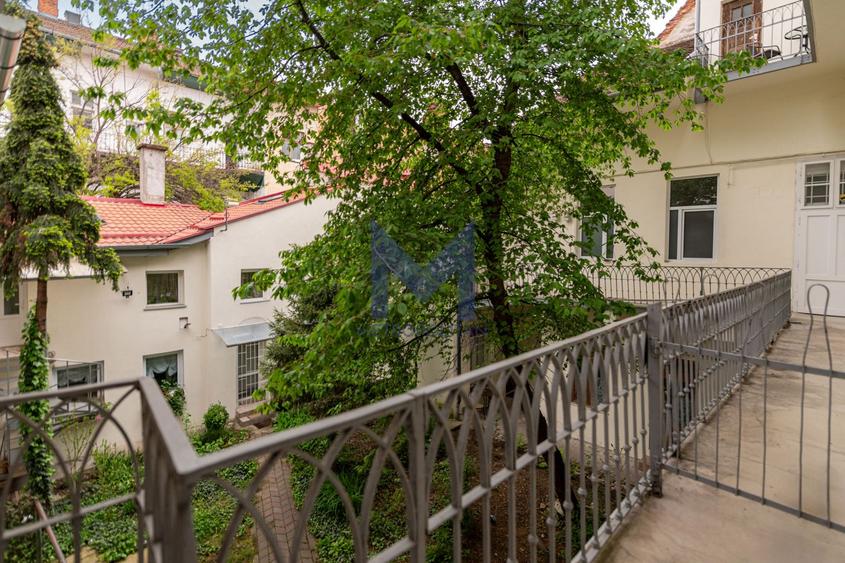 Apartament-galerie la kilometrul zero | 2 camere + mezanin, 2 băi