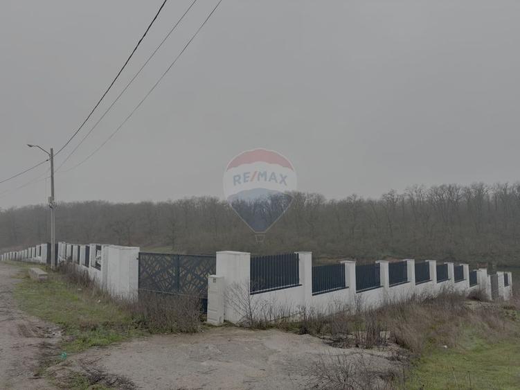 Teren intravilan de vanzare cu deschidere la lac, Branesti