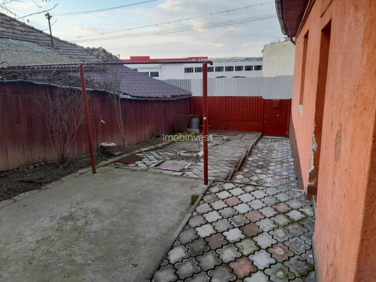 De vanzare casa de locuit cu 3 camere in Mureseni - 2