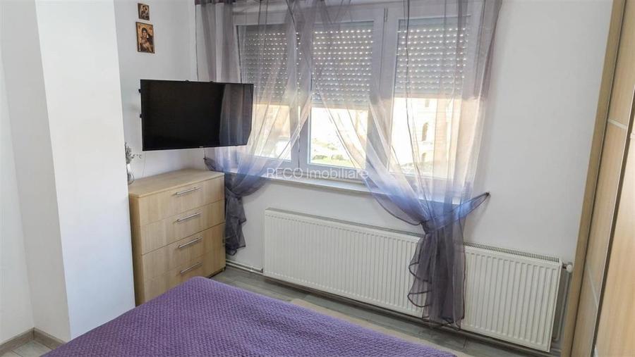 RECO Apartament 3 camere zona centrala - 10