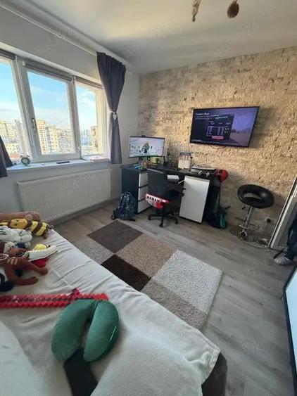 Apartament 2 camere, semidecomandat, Craiovita Noua