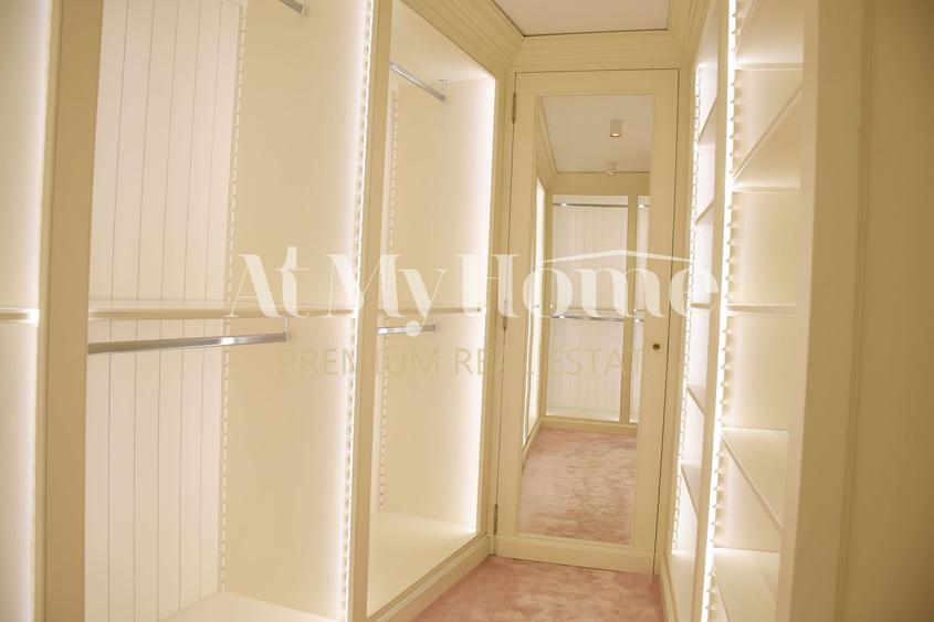 Vila unica pe malul Lacului Snagov, piscina si garaj ambarcatiuni, teren 1750 mp