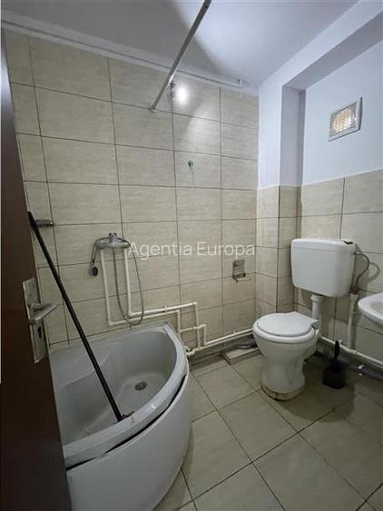 Casa tip Pensiune zona Dallas-Tulcea - 13