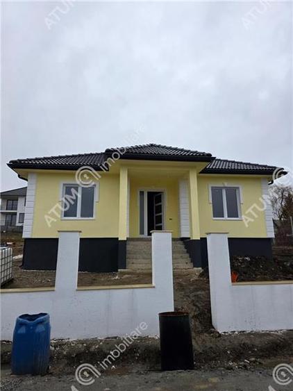 Casa individuala cu 4 camere si curte libera de 340 mp in Cisnadie