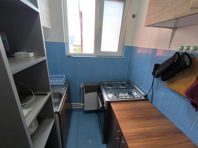 CENTRU - Casa solida cu etaj ,la pret de apartament !