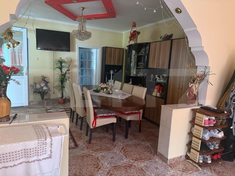Casa individuala cu 2 camere, 160 mp utili, teren 3800 mp, Bistrita