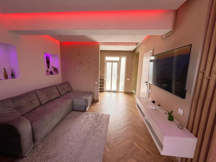 Casa insiruita de vanzare zona Sesul de Sus