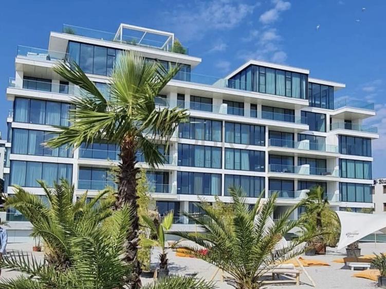 Apartament 4 Camere | Beach Front | One Mamaia | Loc de Parcare