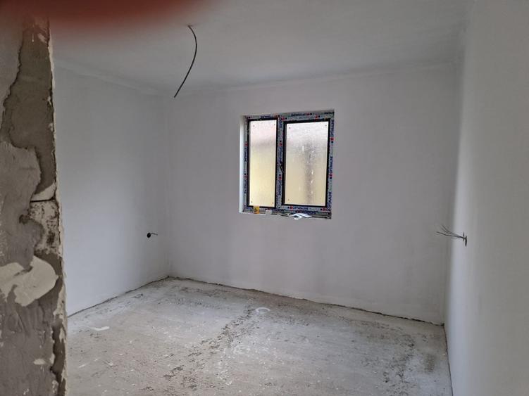 Agenție imobiliară vindem casa la sol cu 4 camere în Năvodari