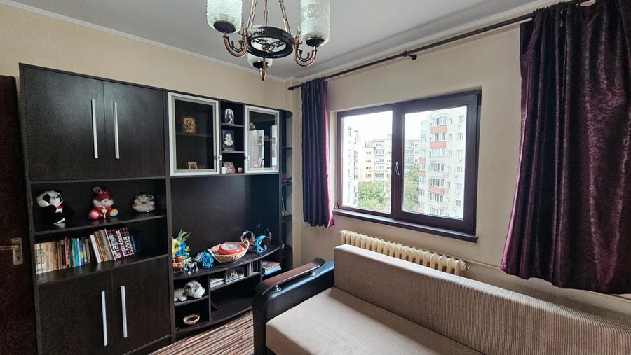 Apartament 3 Camere Tineretului | 2 Bai | Bloc 1980 | Necesita Renovare |