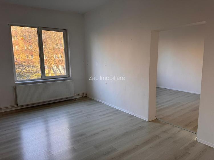 Cladire birouri / spatiu comercial - 584 mp  - Comision ZERO - 15