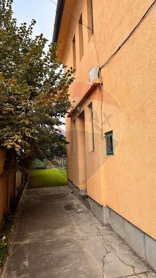 Apartament la casa de vanzare