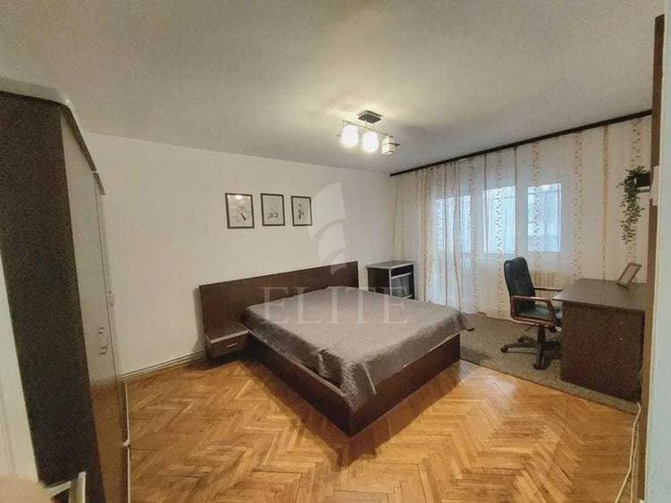 Apartament 3 camere în zona STRAZII TARNAVELOR