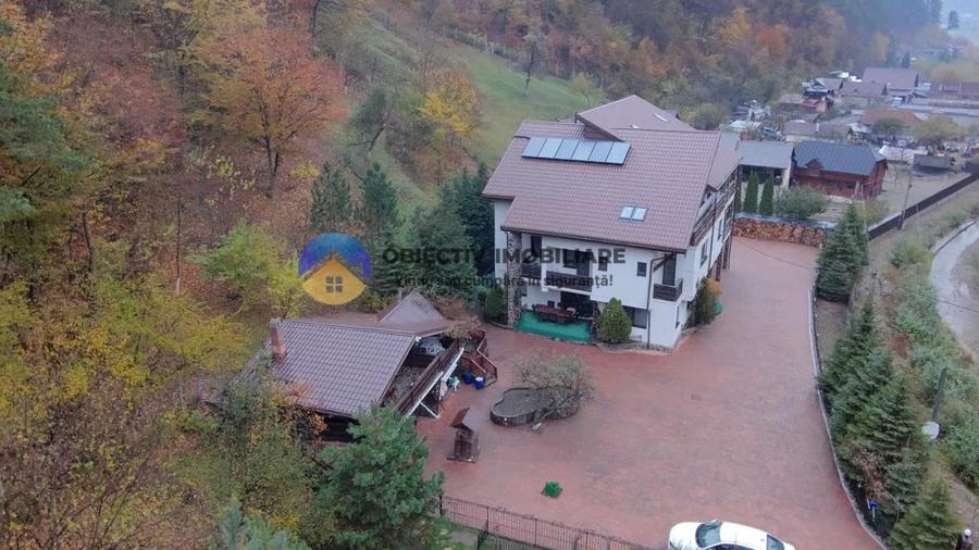 Casa cu posibilitate transformare in pensiune si teren de vanzare Piatra Neamt