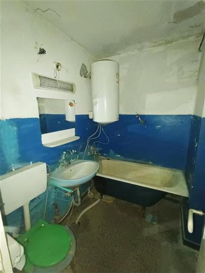 Apartament 3 camere in Moldova Noua