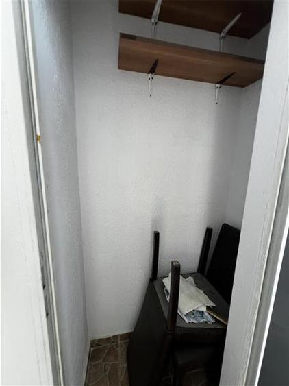 Apartament 3 camere la etaj intermediar si pivnita zona Vasile Aaron
