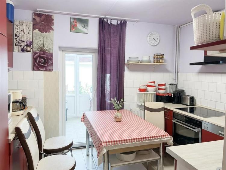 RECO Apartament spatios cu 3 camere - zona Decebal