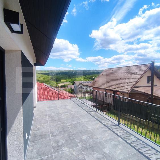 Vilă 135 mp, teren 450 mp, priveliște panoramică spre oraș, zona Bârnova