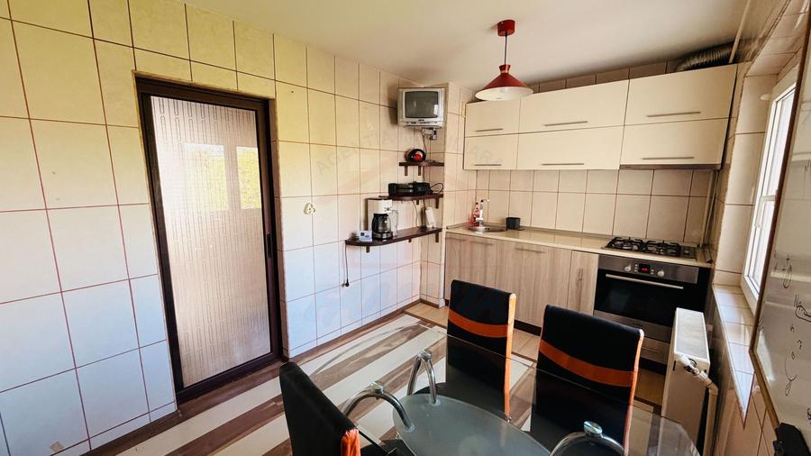 Vand apartament 3 camere IC Frimu in IFR, strada Nae Leonard, Bloc R