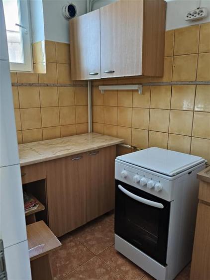 Garsoniera Etaj 3, Mobilata si Utilata, Hipodrom - Capatul lui 2