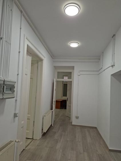 Birouri 75 mp Piata Unirii RENOVAT, prima inchiriere