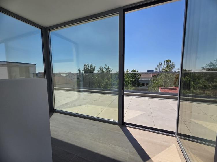 Apartament penthouse in Pipera - 5 camere si terasa
