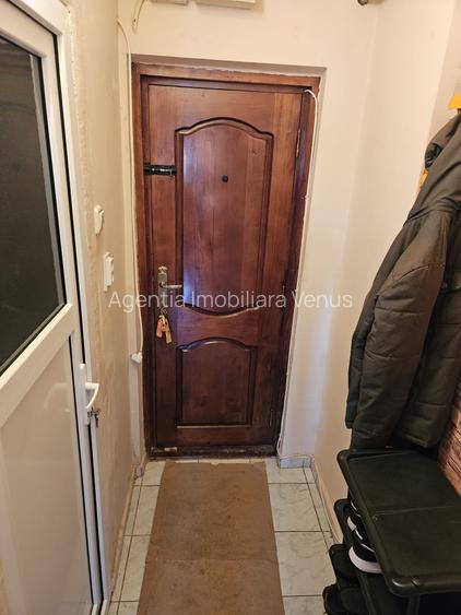 Garsoniera zona Pacea etaj 2 bloc de apartamente - 7