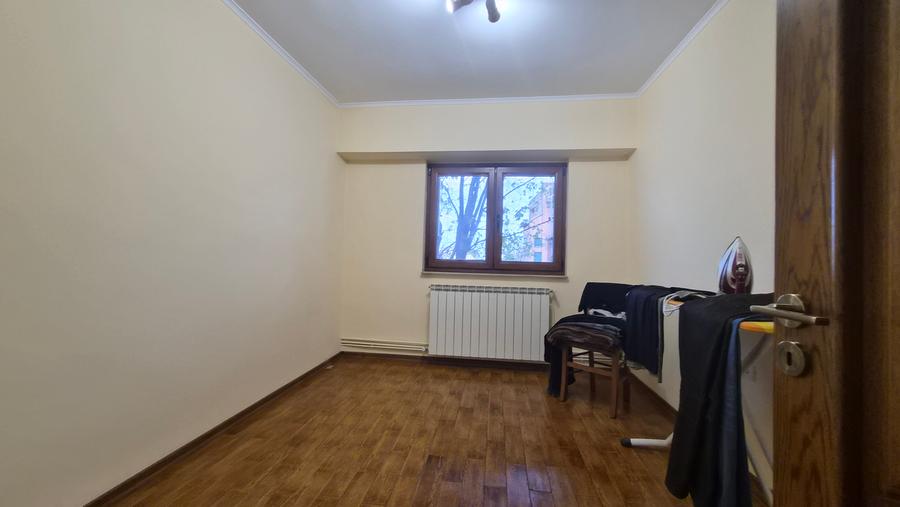 Capitol - ap 3 cam , et 2/4 , renovat integral (mobilat si utilat complet)