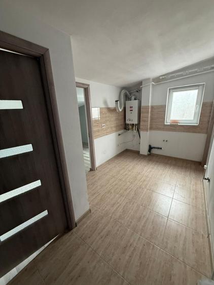 Apartament 4 camere, 100 mp (împartit în 2 ap. decomandate), zona 1 Mai