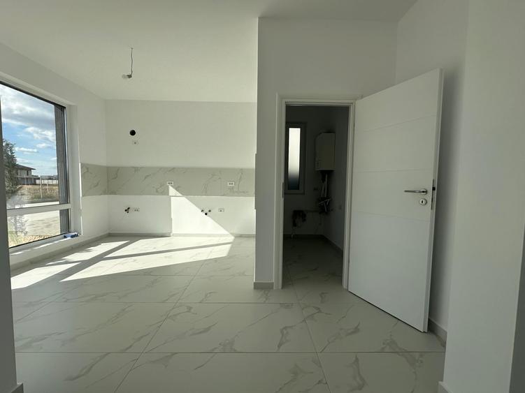 Case pe parter cu arhitectură mediteraneană – confort, eleganță și spațiu