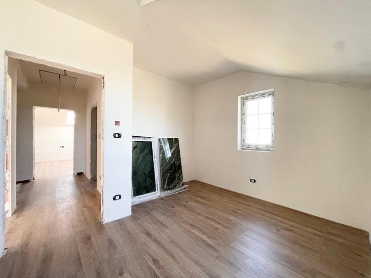 Duplex 4 camere pozitie excelenta - Mosnita Veche