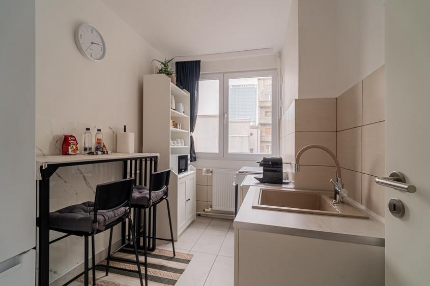 Ateneul Roman | Cismigiu | 2 Camere | Decomandat | Renovat | 2 Balcoane