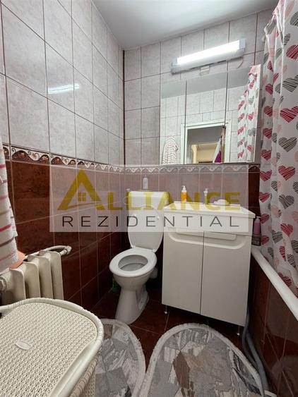 APARTAMENT 4 CAMERE SI 2 BAI DE VANZARE - ZONA METROU 1 DECEMBRIE