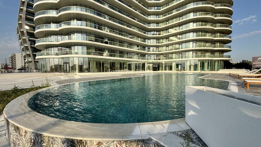 Apartament cu 3 camere direct in prima linie la mare White Sea